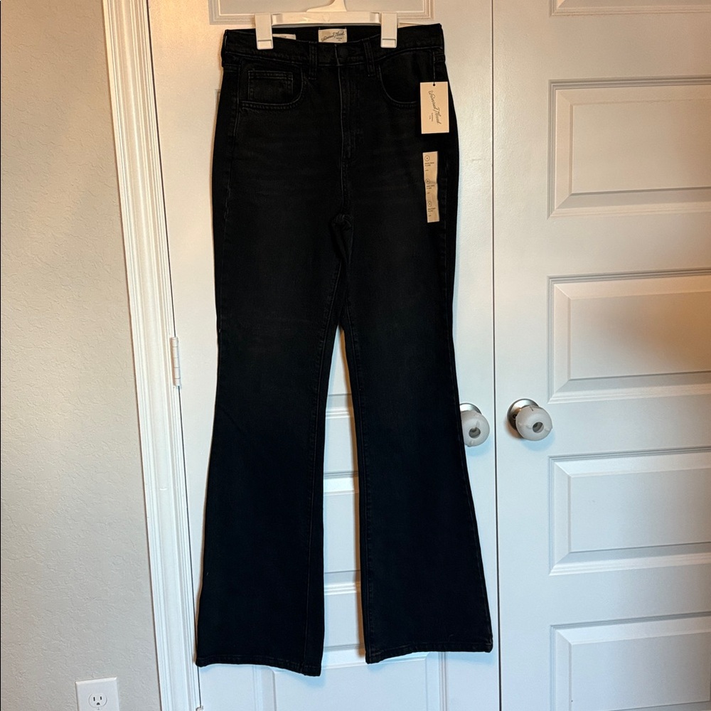 Universal Thread High Rise- Flared Jeans - Picture 3 of 8